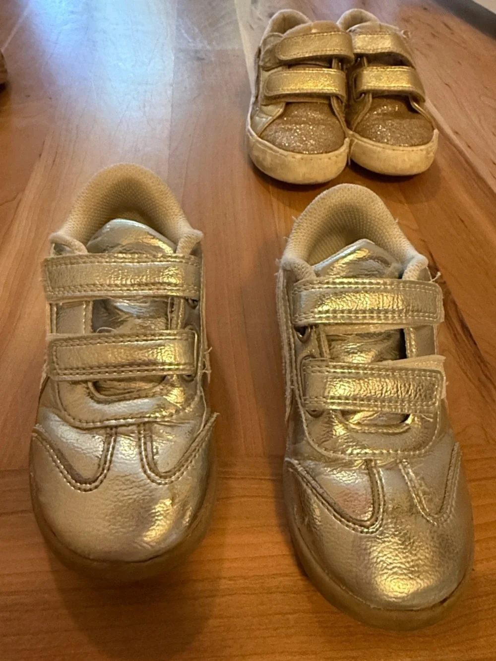 Bundle of 4 kids shoes
